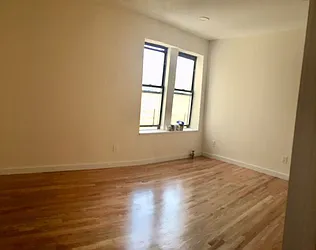 Rented by Roberto Guilbet, LREB