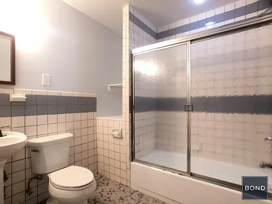 Rented by Bond New York | media 26