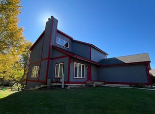 13N369 High Chapparal Ct, Elgin, IL 60124