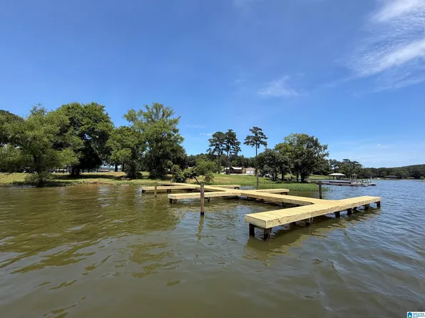 119 Estates Club Dr, Pell City, AL 35128