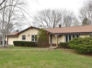 12619 N Maplecrest Ln, Mequon, WI 53092