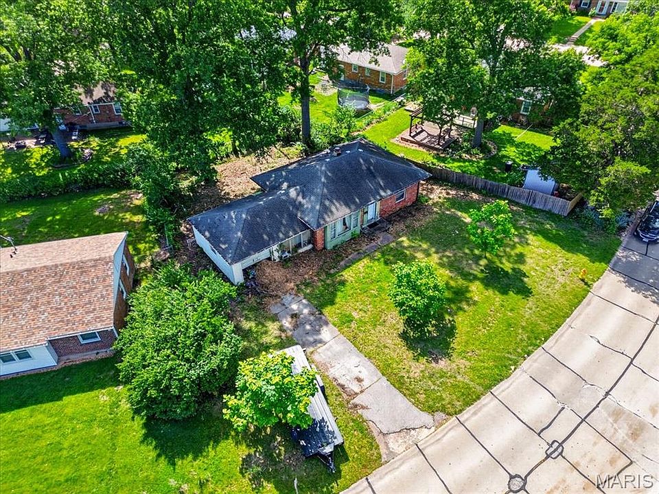 1st image of 711 Chopin Dr