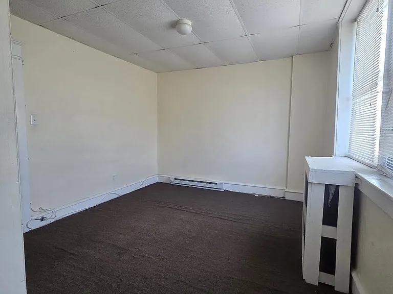 4104 Maple Ave #2 — Photo 4