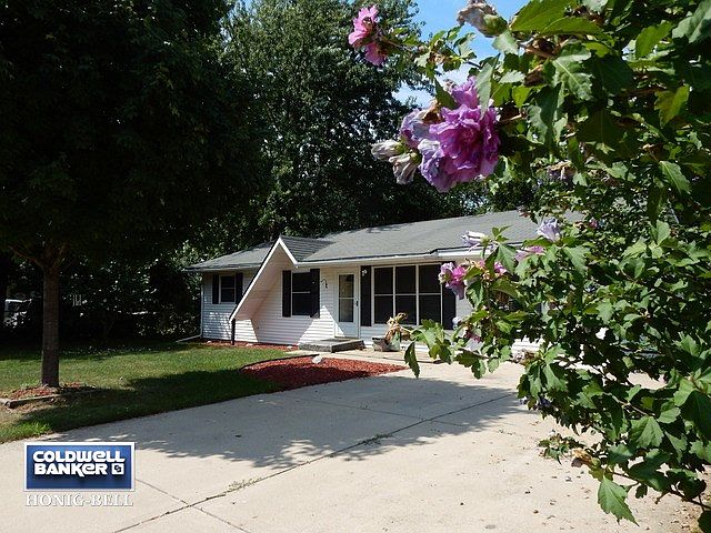 1st image of 24024 W Hillcrest Dr