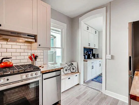 1 bed, 746 sqft, $1,900 — Photo 4