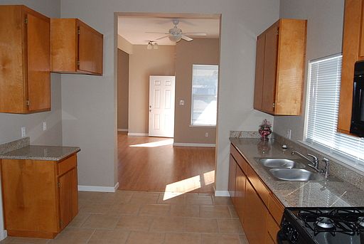 5th image of 817 E Hazelton Ave