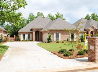 313 Blossom Ln, Centerville, GA 31028