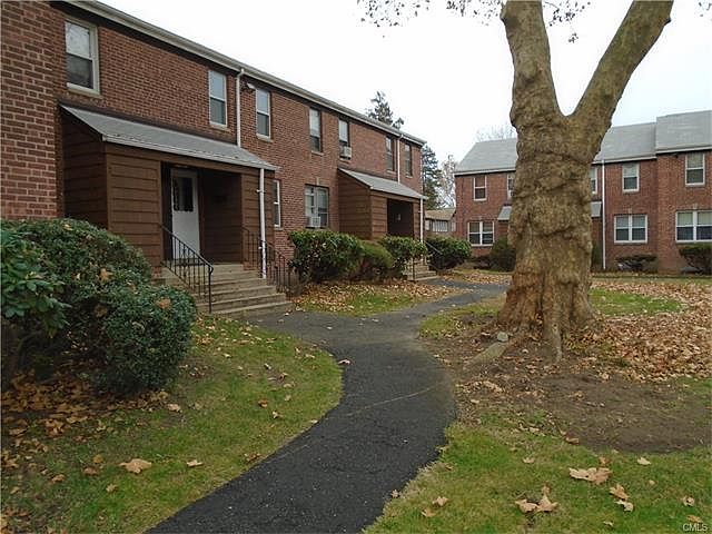 2nd image of 120 Virginia Ave