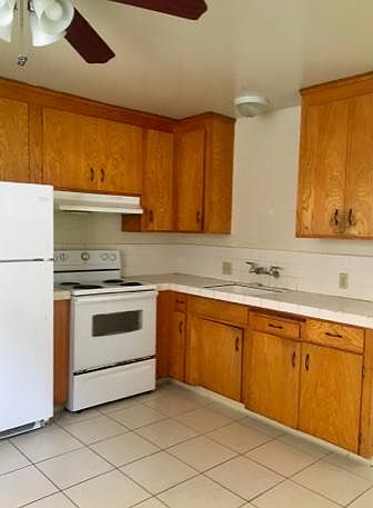2nd image of 19461 Greenwood Dr APT 4
