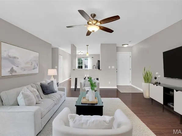 800 Sugar Valley Ct #A, Saint Peters, MO 63376