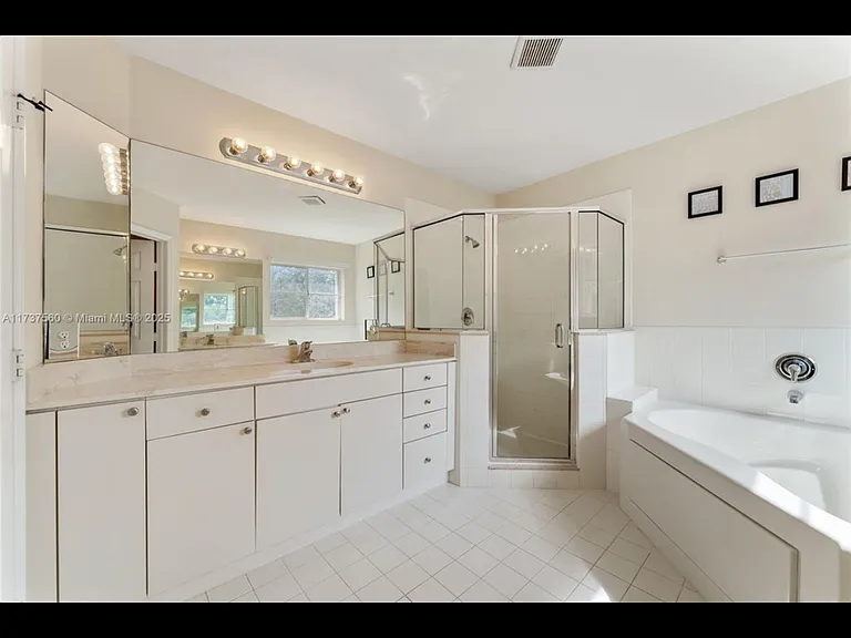 2256 SE 2nd St — Photo 5