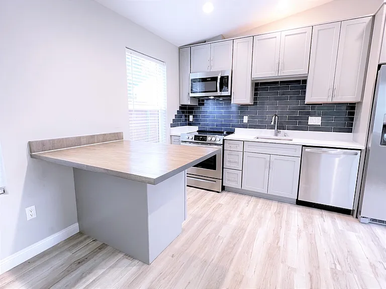 800 Garfield Ave — Photo 6