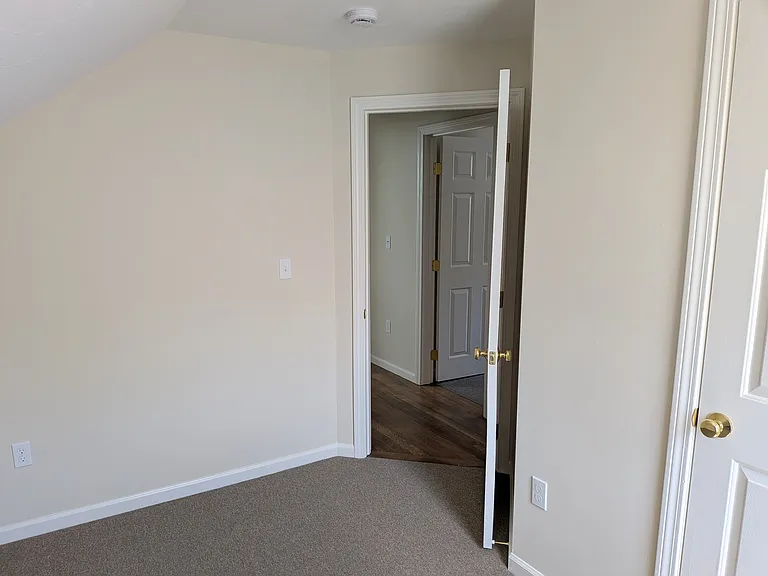 146 Pine St #4 — Photo 12