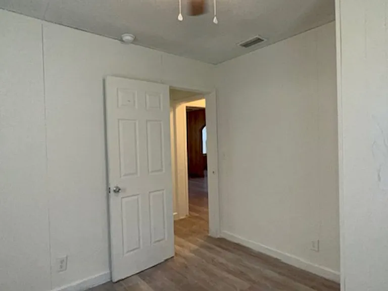 930 18th St — Photo 37