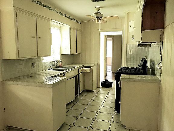 Kitchen with breakfast area