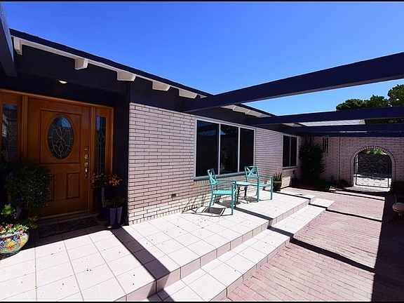 5th image of 733 Somerset Dr