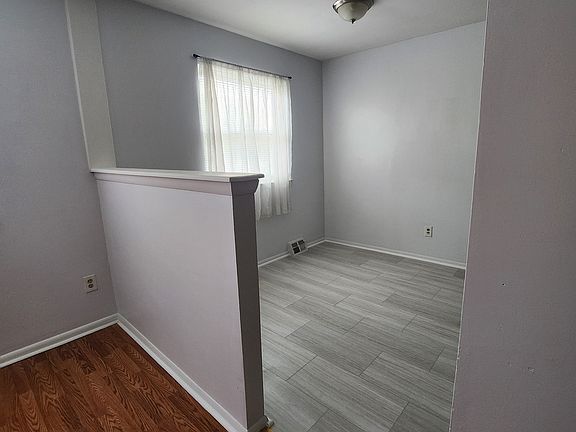 Eat in Kitchen, located off Livingroom