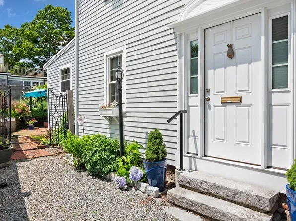 191 Merrimac St, Newburyport, MA 01950