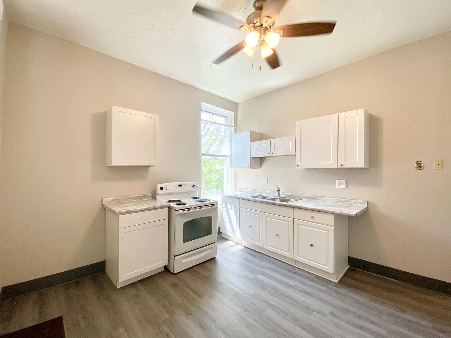 211 Bosley St — Photo 4