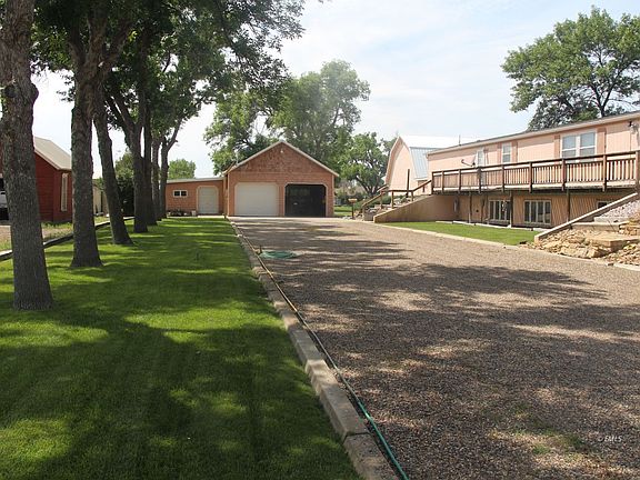 2nd image of 413 S Custer Ave