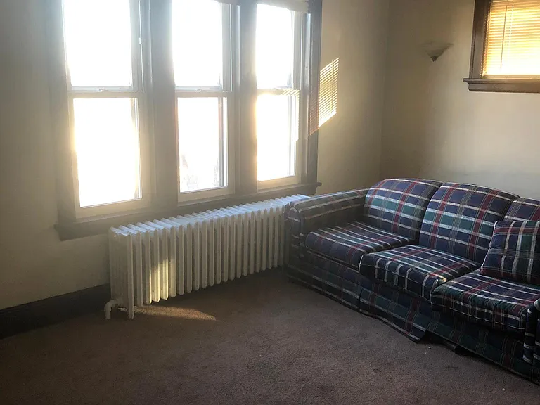 1215 E 3rd St #2 — Photo 7