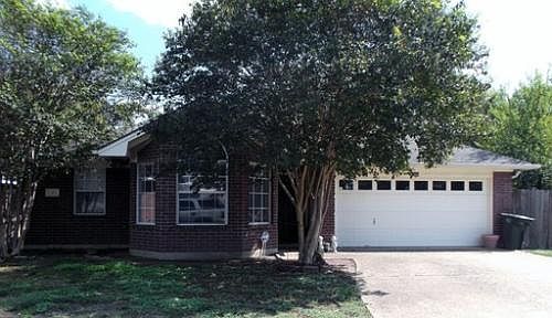 2nd image of 1302 Bayou Woods Dr