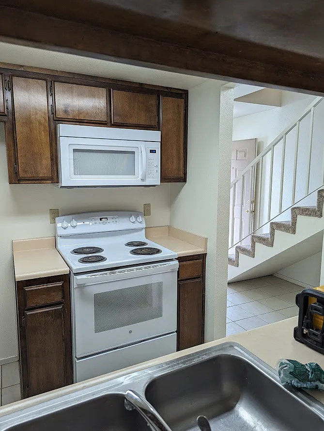 2 bed, 1000 sqft, $1,475 — Photo 2