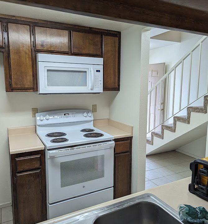 2nd image of 850 Mission Sierra Ct #A