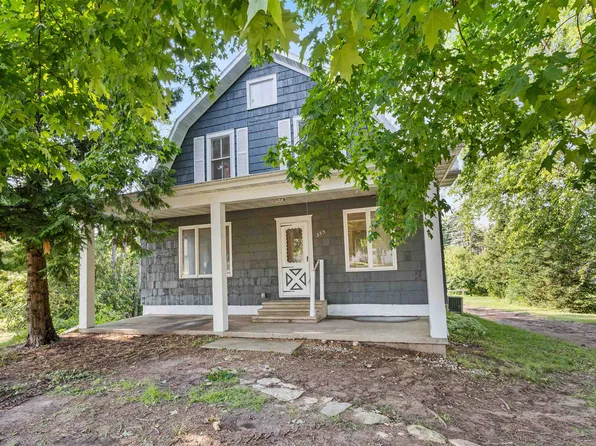 355 Nye St, Hortonville, WI 54944