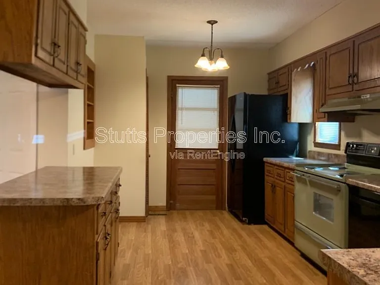 705 Courtland Ave — Photo 3
