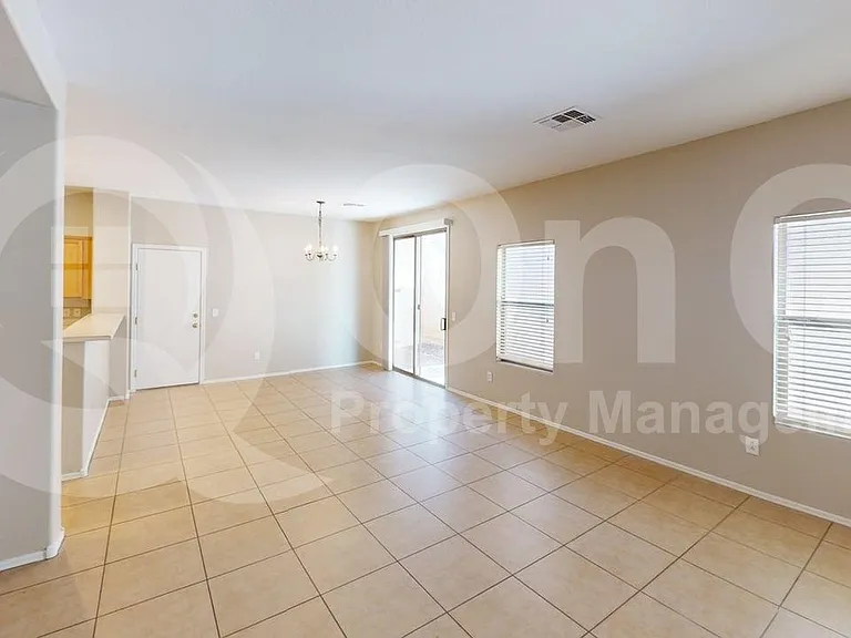 3915 E Kent Ave — Photo 7