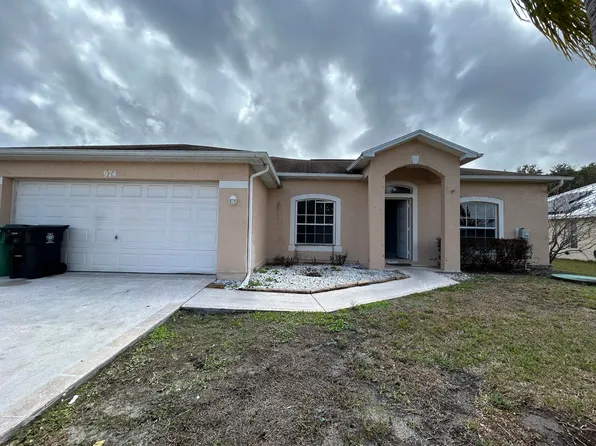 974 SE Albatross Ave, Port Saint Lucie, FL 34983
