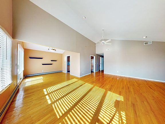 3rd image of 35 Overlook Ave