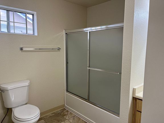 3rd image of 1625 Woodcreek Dr #29