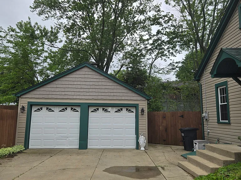 327 Hillcrest Ave #1 — Photo 2