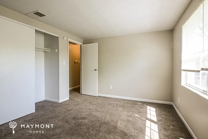 9354 Kingsboro Ct — Photo 10