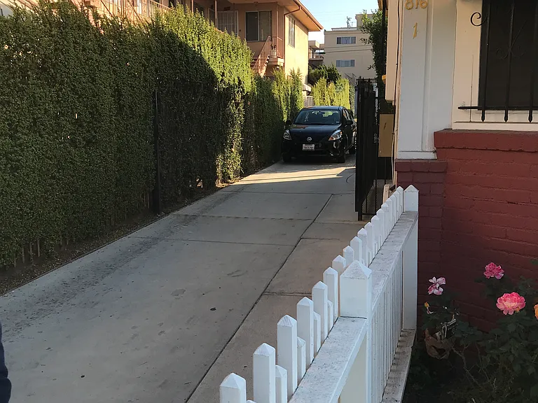 Driveway entrance to 4-plex
