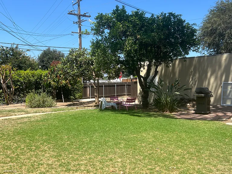 1171 Huntington Dr #D — Photo 40