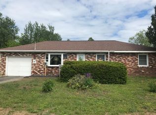 4 Mohawk St, Tupper Lake, NY 12986