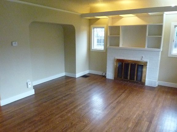 5th image of 2835 SE Harrison St