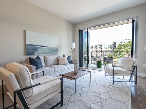 214 Hunt St #408, Durham, NC 27701