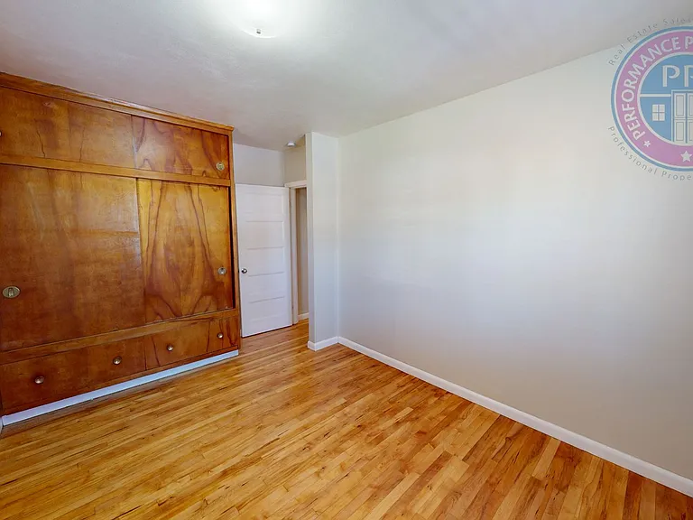 830 NE Sunrise Ln — Photo 17