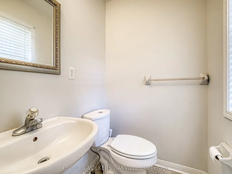1121 Barclay Cir — Photo 7