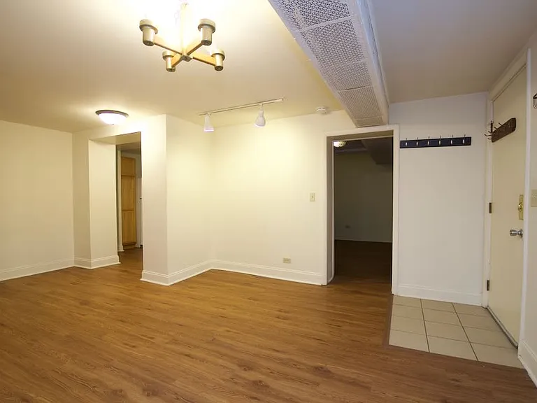 626 W Wellington Ave #RG — Photo 10