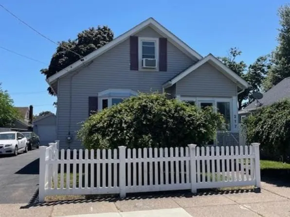 217 Evergreen St, Pawtucket, RI 02861