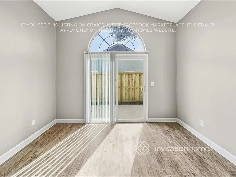724 Putters Green Way S — Photo 3
