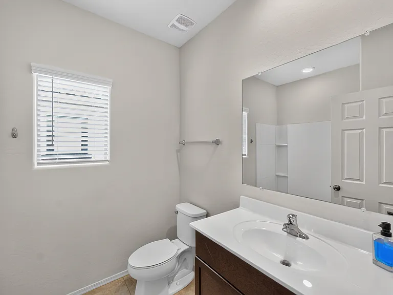 18465 N Lakeside Dr — Photo 13