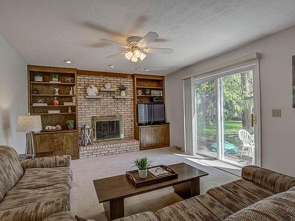 5th image of 943 Tollgate Dr