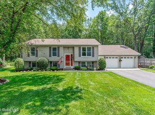 25 Mockingbird Ln, Queensbury, NY 12804