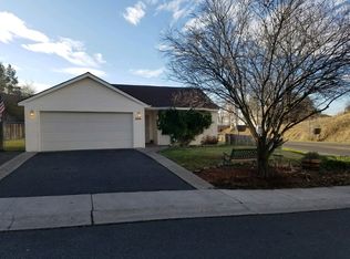 2206 James Martin Ct, Klamath Falls, OR 97601